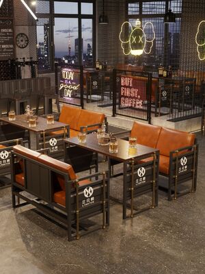 Bon prix Banquette de bar en métal avec cadre en fer durable, cuir PU de qualité supérieure et couleurs personnalisables pour mobilier de bar industriel en ligne